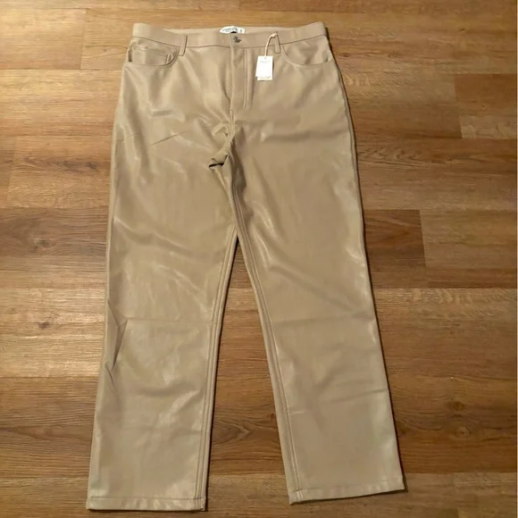 Abercrombie &Fitch Vegan Leather Pants — NWT 33/16 - Picture 1 of 4